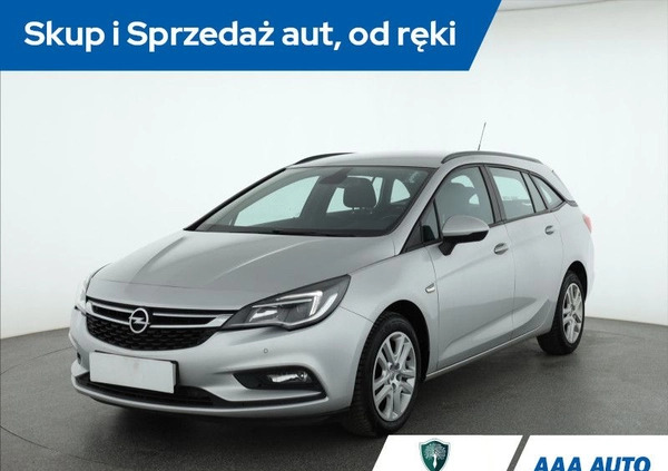 Opel Astra cena 48000 przebieg: 106762, rok produkcji 2018 z Bełchatów małe 211